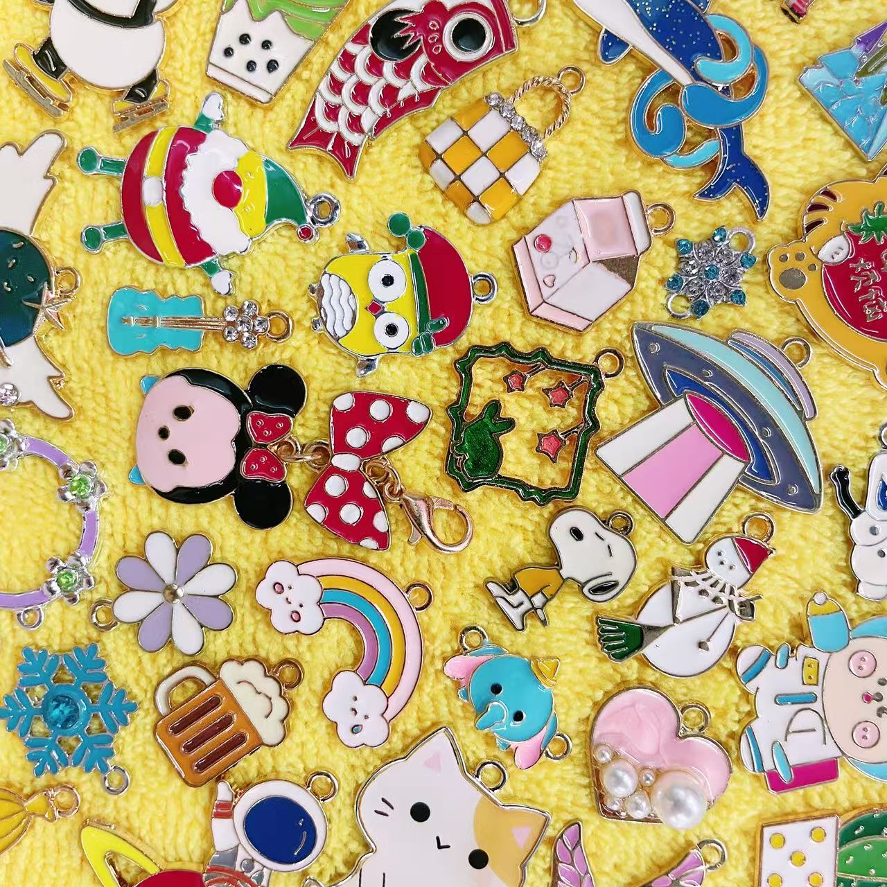 Lucky Alloy Hand Painted Pendant--bubu diy shop